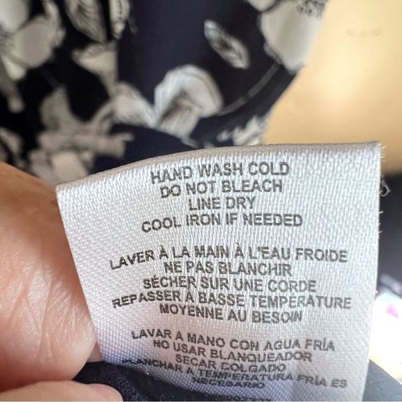 B Collection by Bobeau Black Floral‎ Double V Dress Womens Plus Size 3X Career - Picture 7 of 7